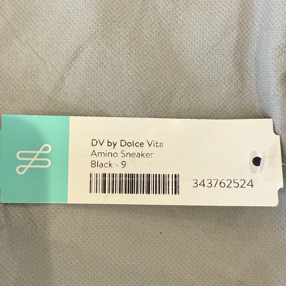 DV by Dolce Vita Amino Sneaker - Picture 6 of 6
